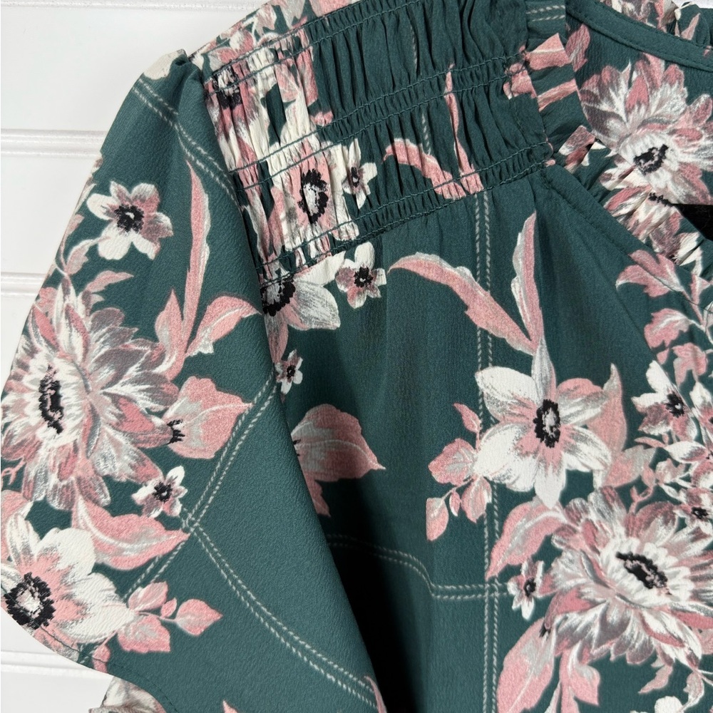 Maurices women’s Green & Pink Floral v-neck flutter sleeve blouse. Size 1X. - Picture 4 of 6